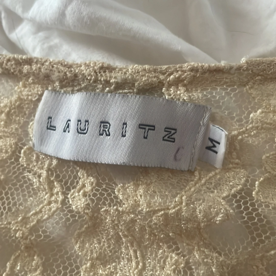 Beige spets bolerotopp från Lauritz - 1