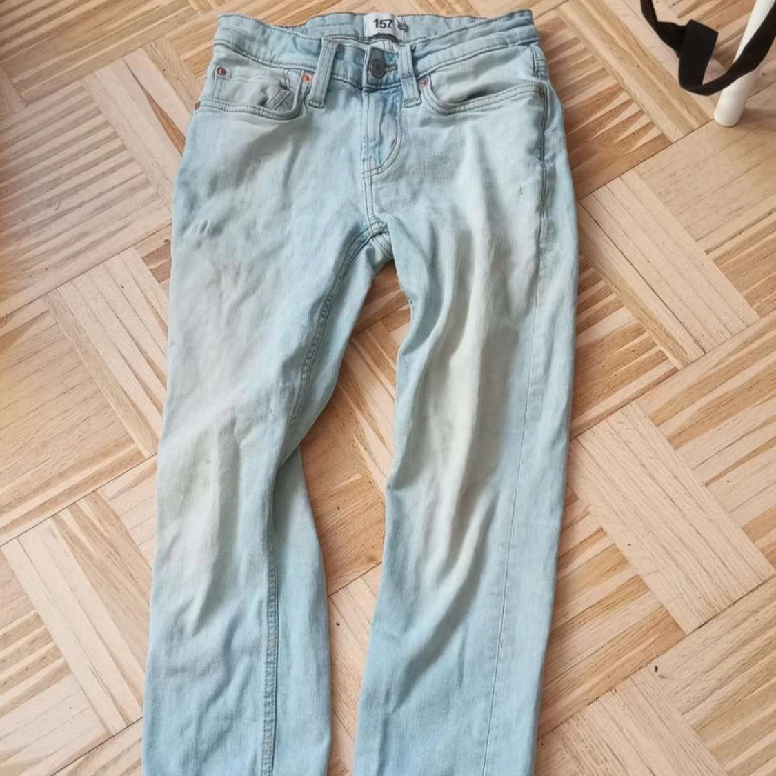 Hej! Jag säljer nu min brosars kläder hör av er vid intresse☺️ - 4