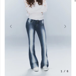Weekday jeans - Säljer dessa jeans då dom ej kommer till användning. Har inte haft dom så länge så finns inte tecken på användning. Köptes för 399kr