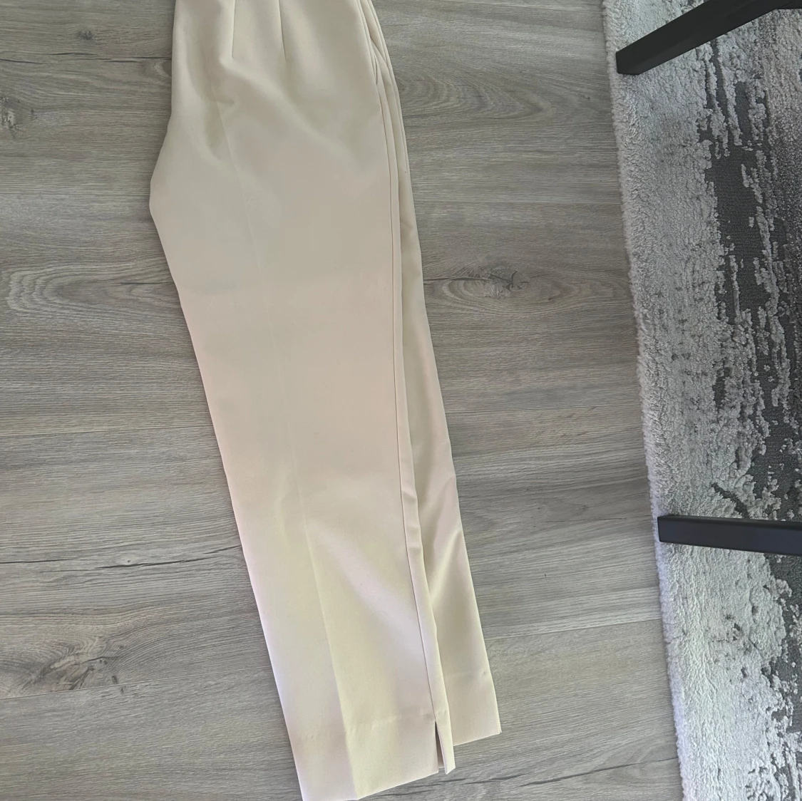 Beiga kostymbyxor från Zara - 3
