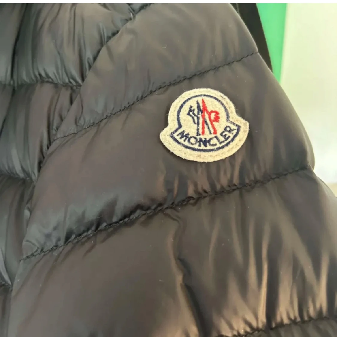 Svart dunjacka från Moncler - 1