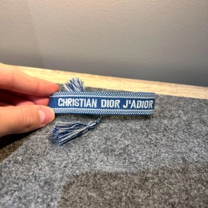 Dior armband  - 1 för 149.   2 för 200!