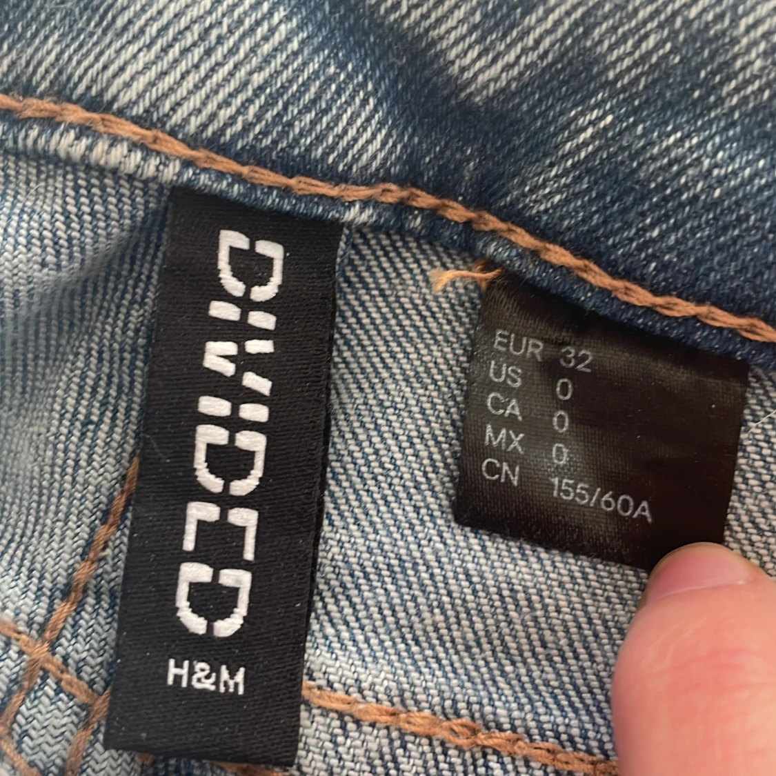 Ljusblå low Waist bootcut jeans från H&M Divided - 2