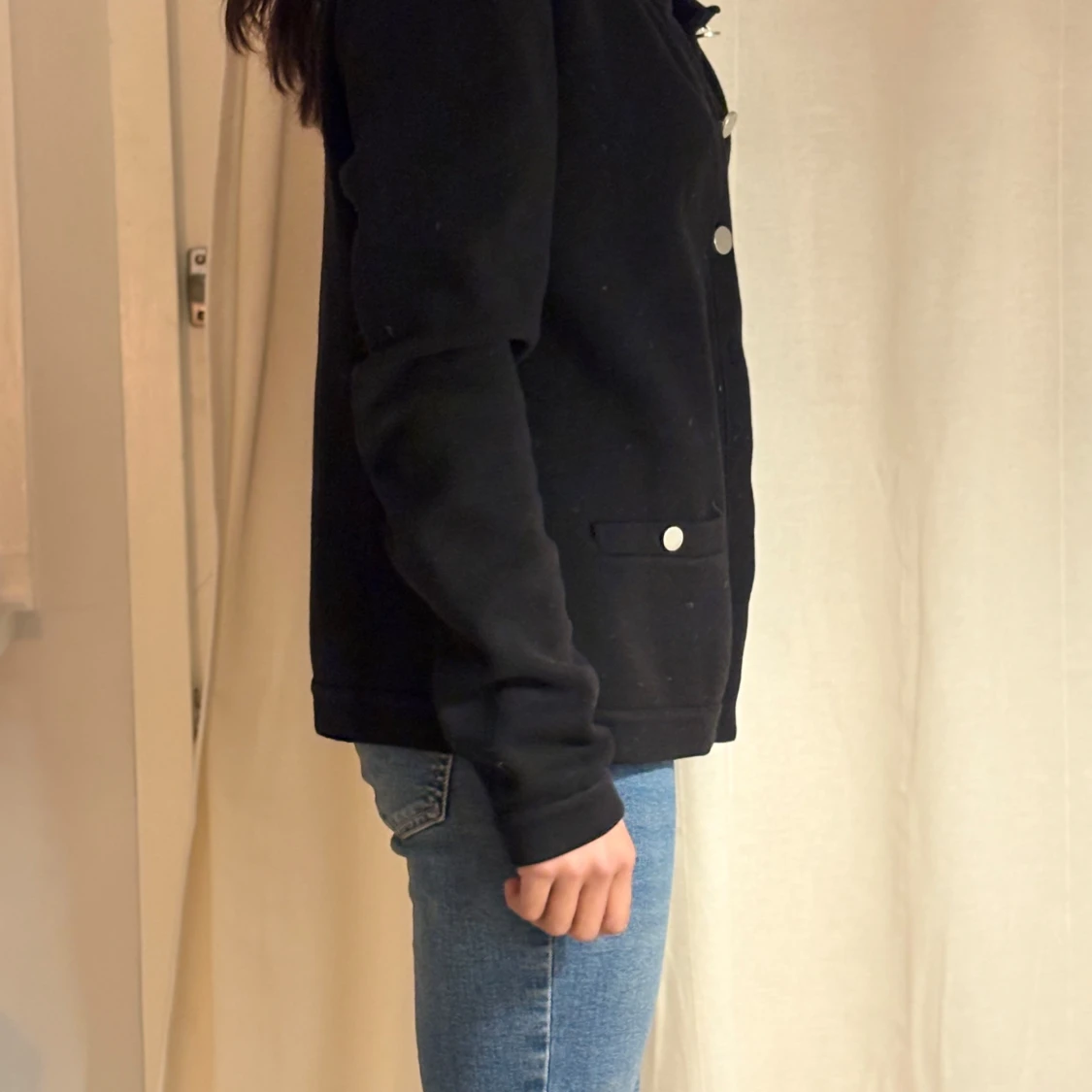 Svart cardigan jacka med knappar - 2