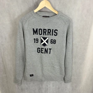 Morris tröja  - Fint skick! Modellen är 185 och bär M