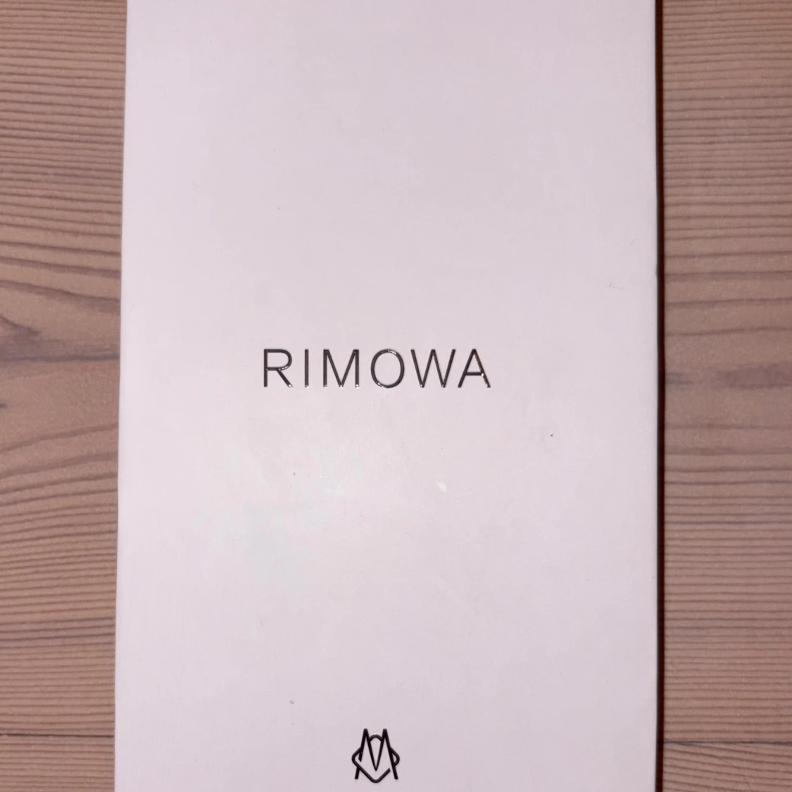 Svart Rimowa skal iPhone 12 - 2