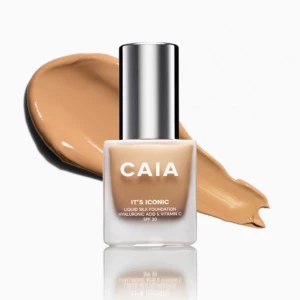 Caia foundation  - Säljer denna foundation från caia då den va för ljus för mig (testad några få gånger så nästan all produkt är kvar. Köpte för 295kr säljer för 150! Färg 2W 