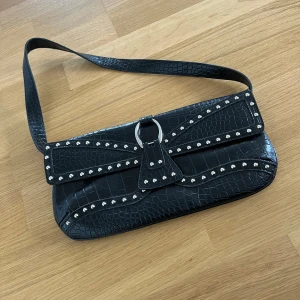 Vintage - Snygg vintage väska 🖤