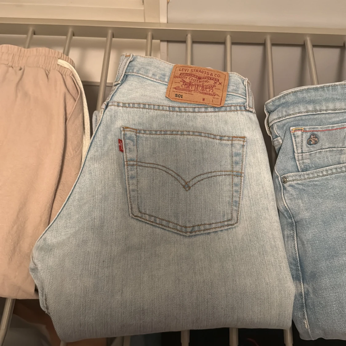 Säljer 3 par byxor  - 1