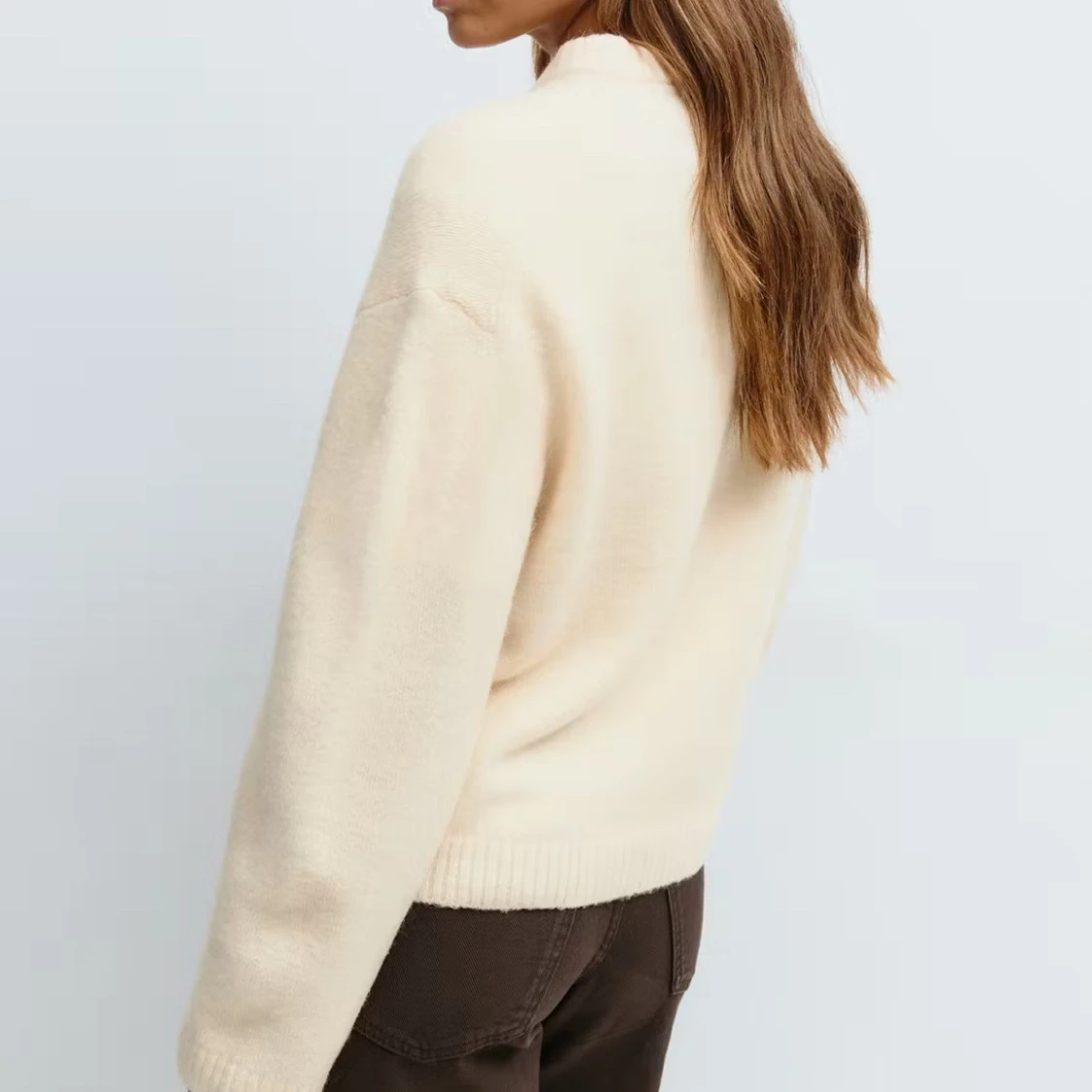 Vit stickad tröja  - 1