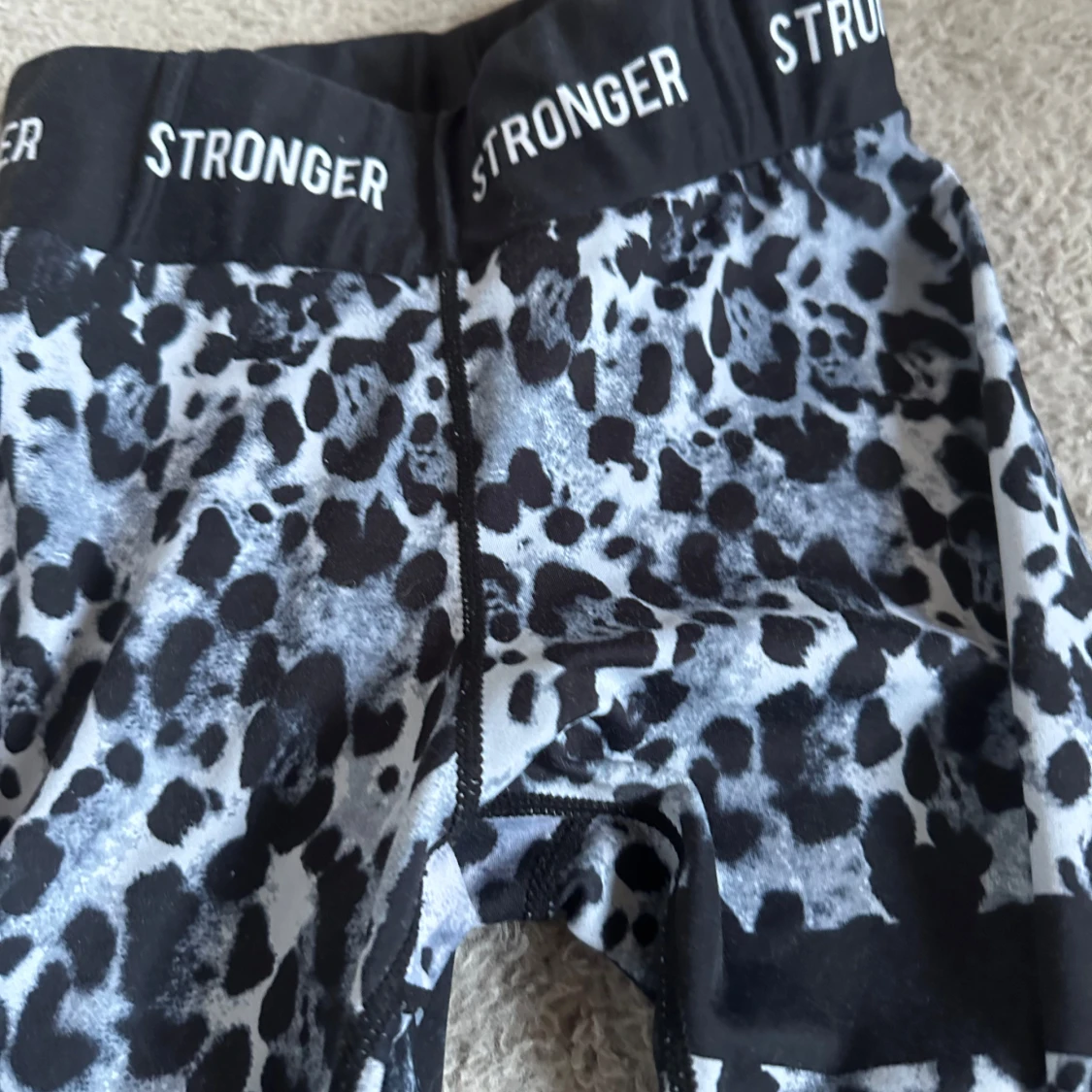 Träningstights från Stronger - 1