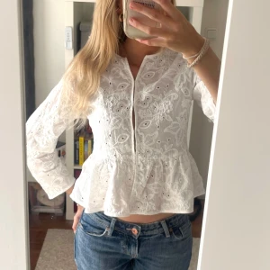 Zara blus  - Så fin blus från zara i storlek xs 🩷