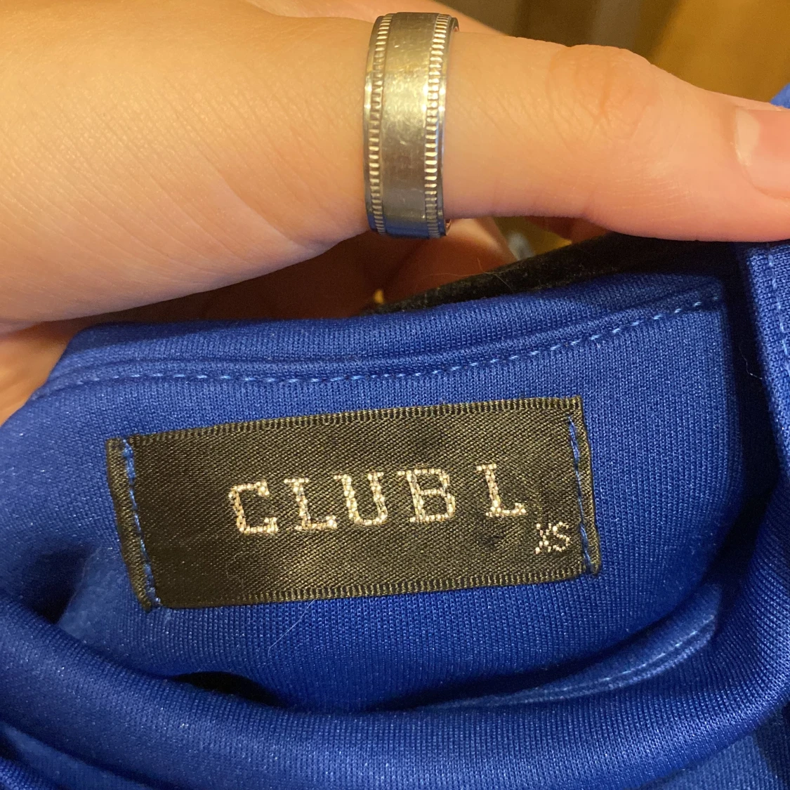 Kornblå tight klänning från Club L - 2