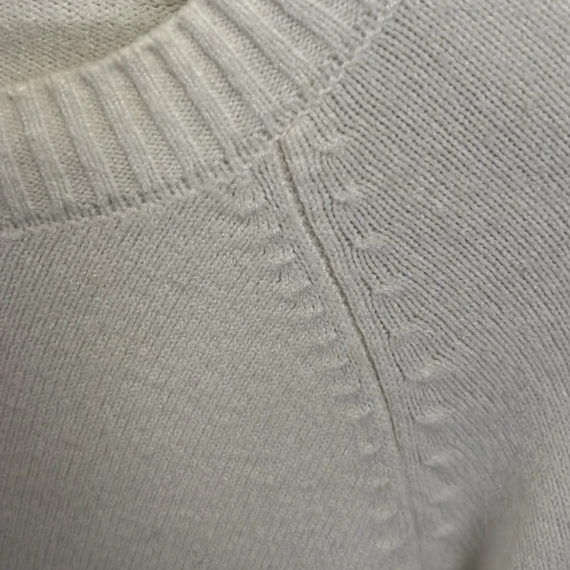 Vit stickad tröja från Lindex - 3