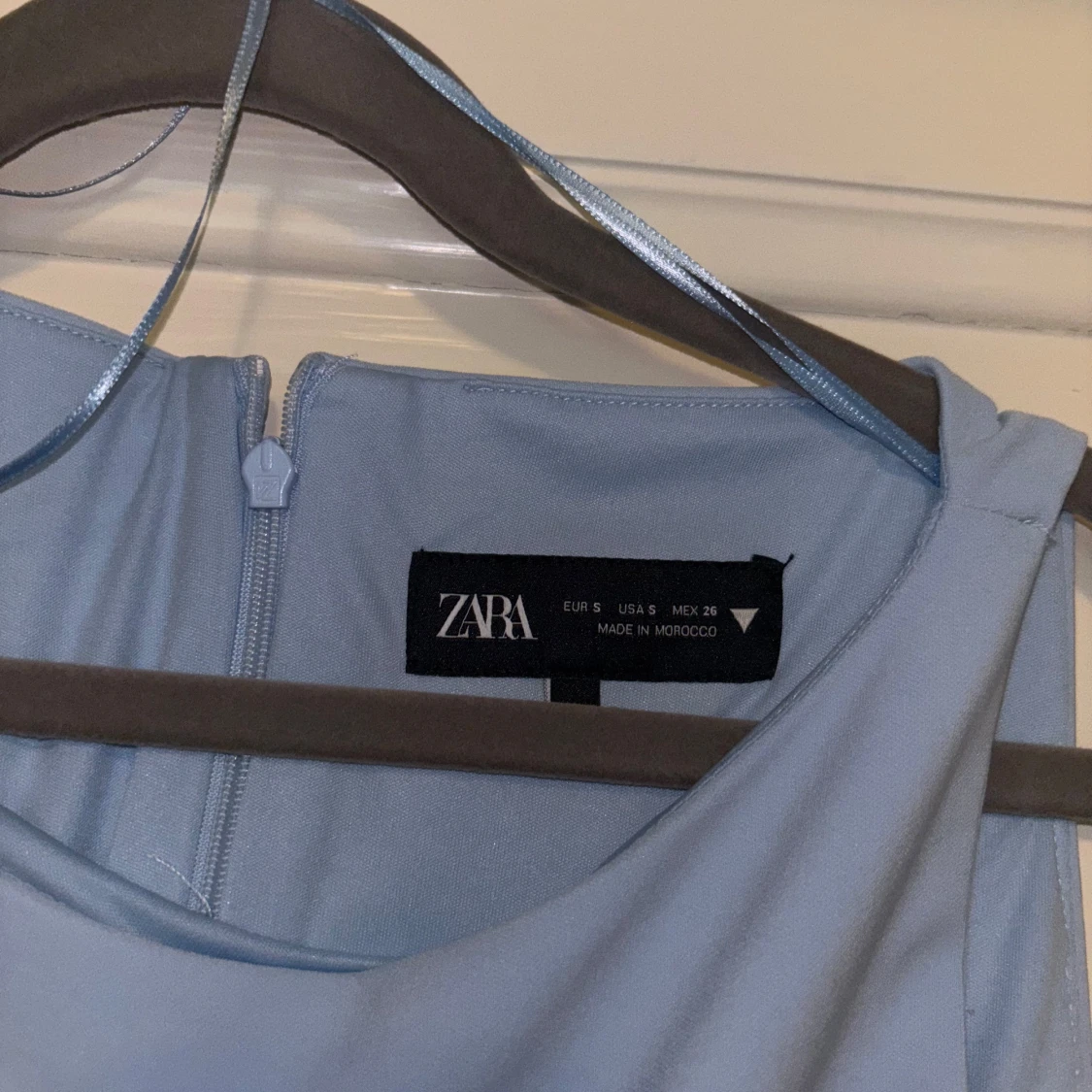 Ljusblå kort klänning från Zara - 2