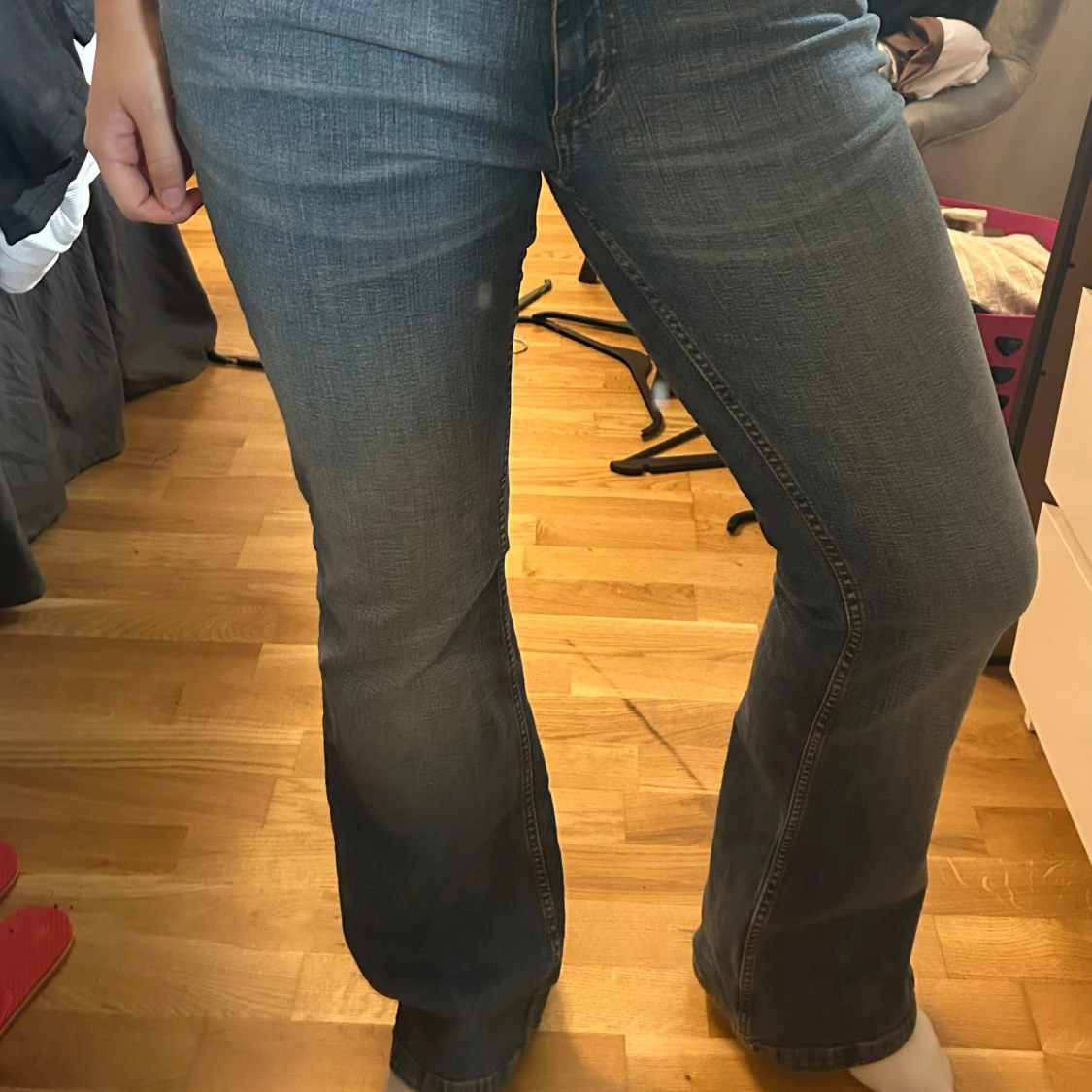 Blå bootcut jeans från ICHI - 1