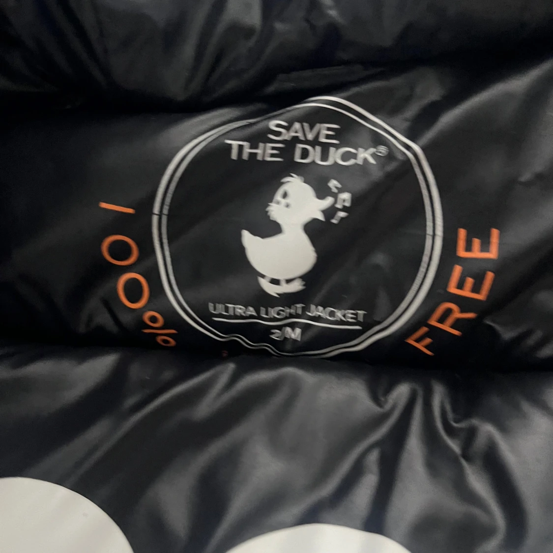 Svart pufferjacka från Save The Duck - 2