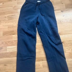 Set från Gina  - Säljer mitt set från Gina då de börjar bli för litet för mig🥰