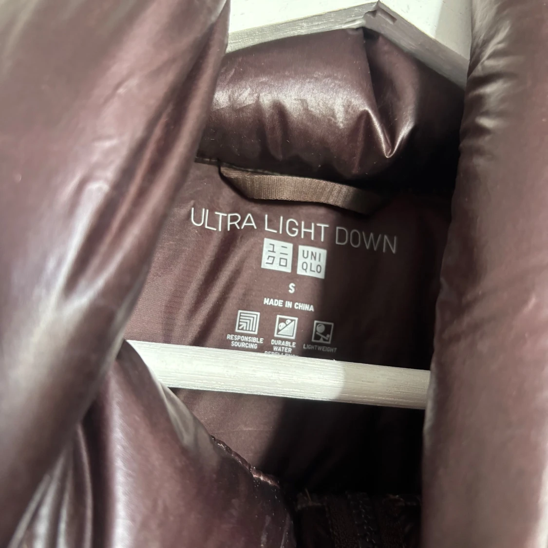 Brun pufferjacka med hög krage - 4