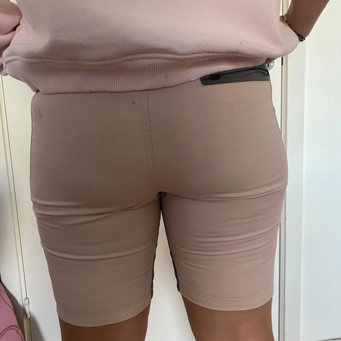Beige shorts från 157, storlek L - 1