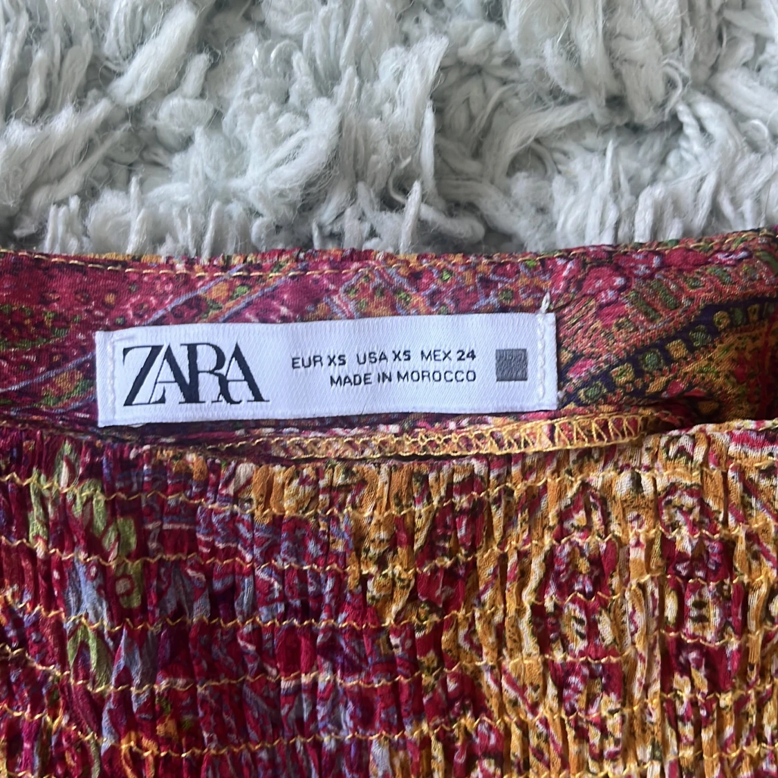 Paisleymönstrad volangkjol från Zara - 4