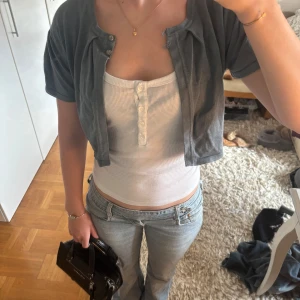 Bolero - Säljer en snygg bolero då den inte längre kommer till användning