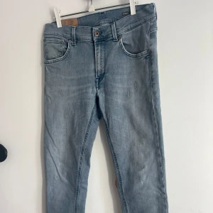 Dondup Jeans  - Säljer dessa dondup jeans. Modell och storlek: W:31, RODY | Skick: 10/10, Inga defekter | Pris: Köpte för 500 på plick, säljer för 300👍🏼🤩