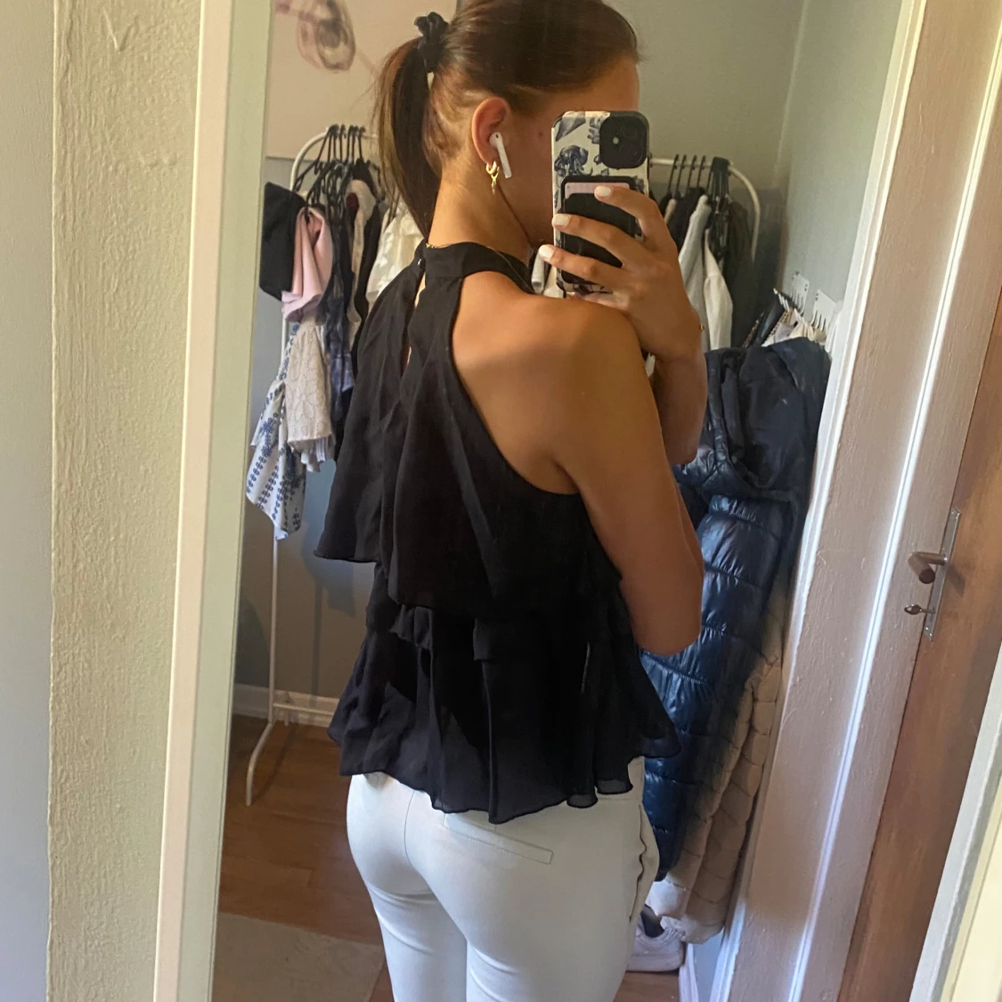 Svart volangig halterneck blus - 1