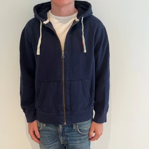 Ralph lauren zip hoodie  - Köp sker via - ricodelluxury.com