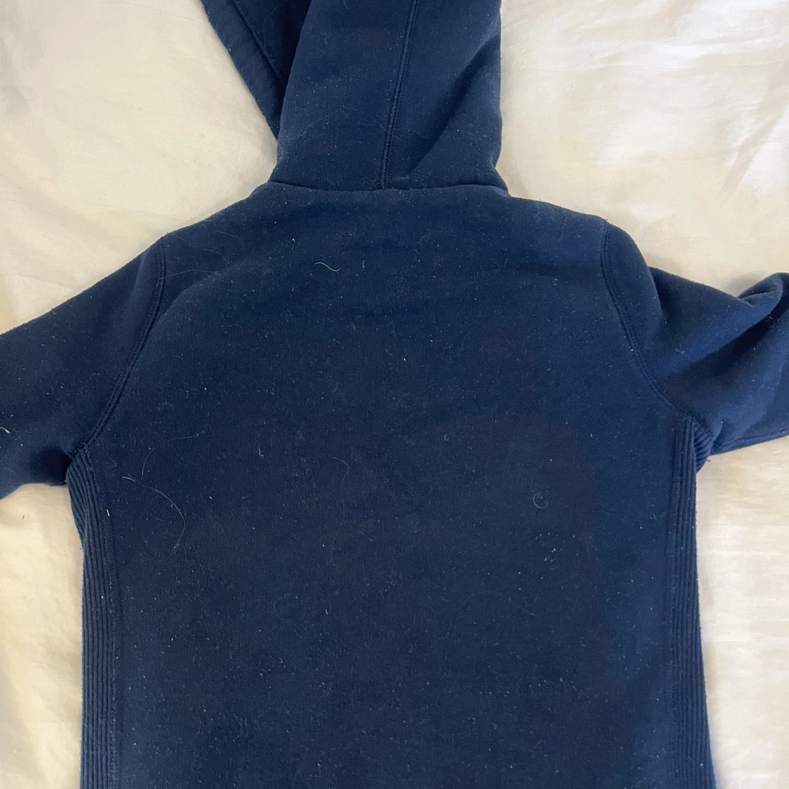 Mörkblå zip hoddie  - 2