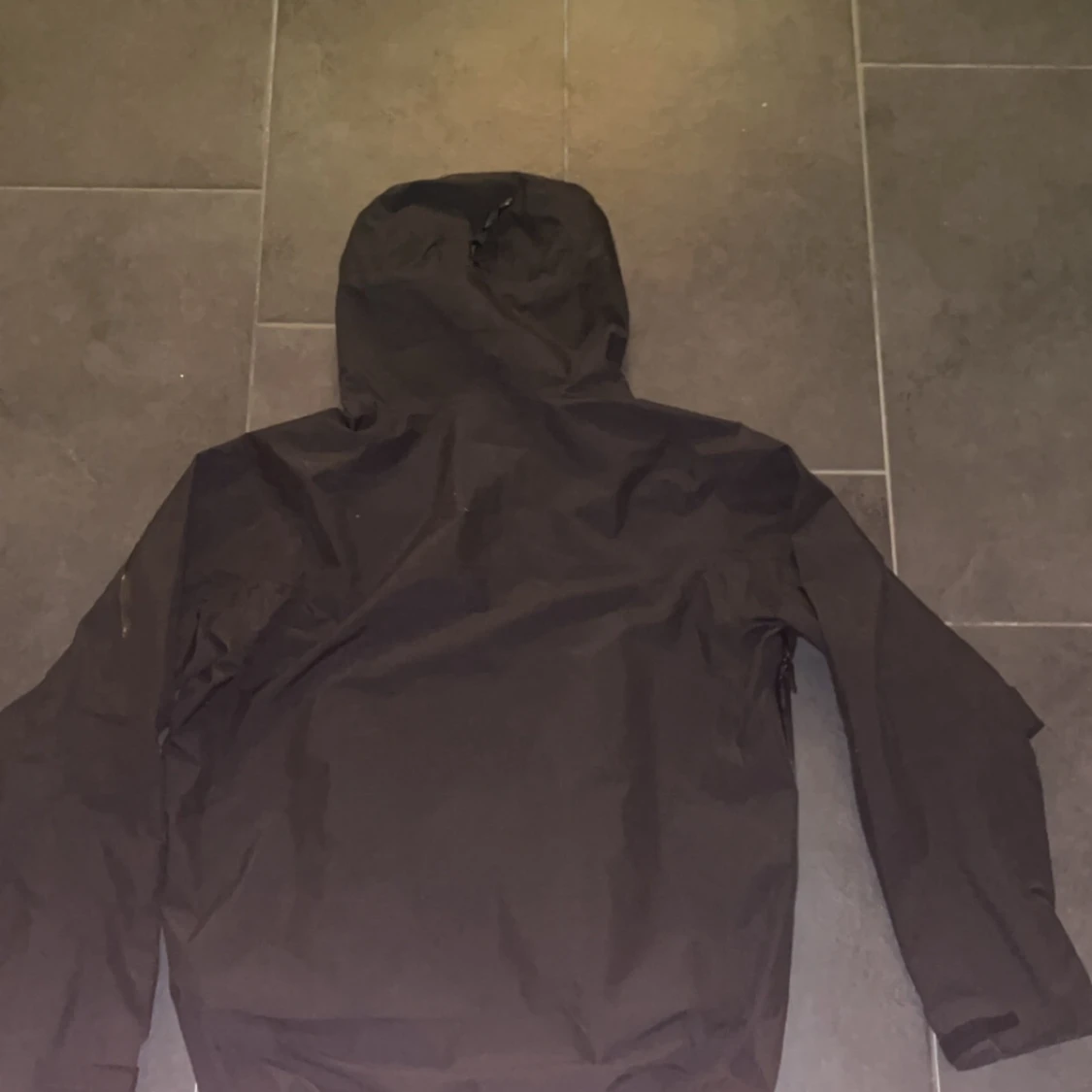 Svart vindjacka från Arc'teryx - 1