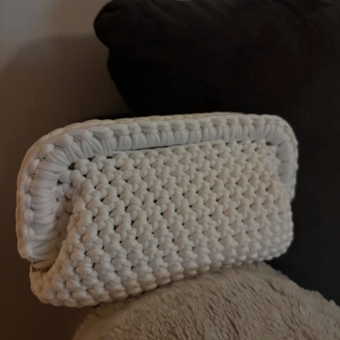 Vit handvirkad väska/clutch! - 4