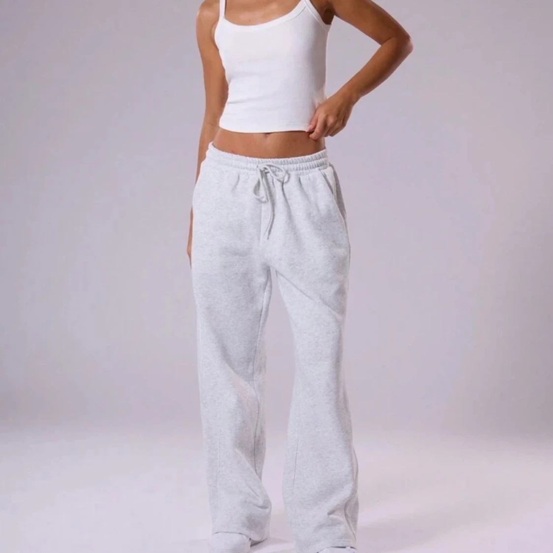 Grå mjukisbyxor med dragsko