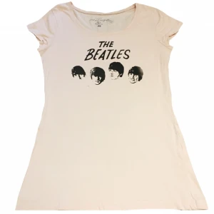 Band T-shirt/ T-shirt med tryck/ The Beatles T-shirt  - Ljusrosa T-shirt med handtryckt The Beatles tryck på! (Trycket håller i tvätten)