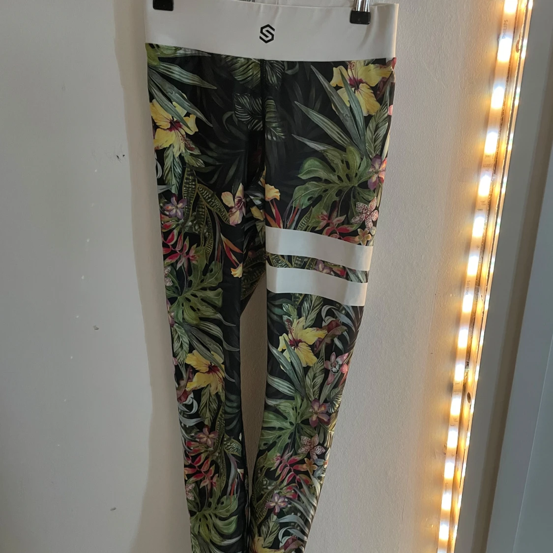 Mönstrade leggings från Stronger