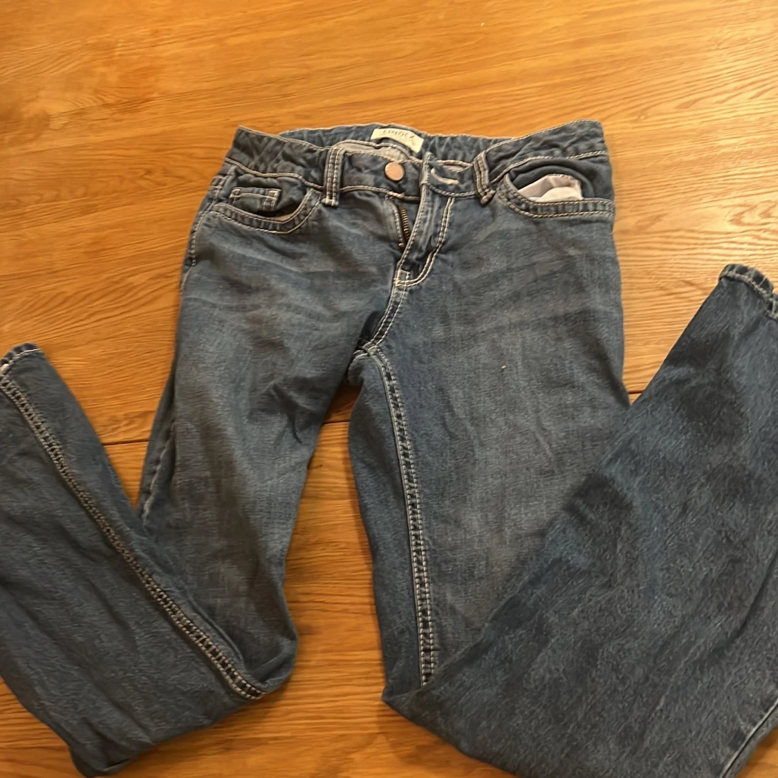 Blå jeansbyxor från Lindex - 4