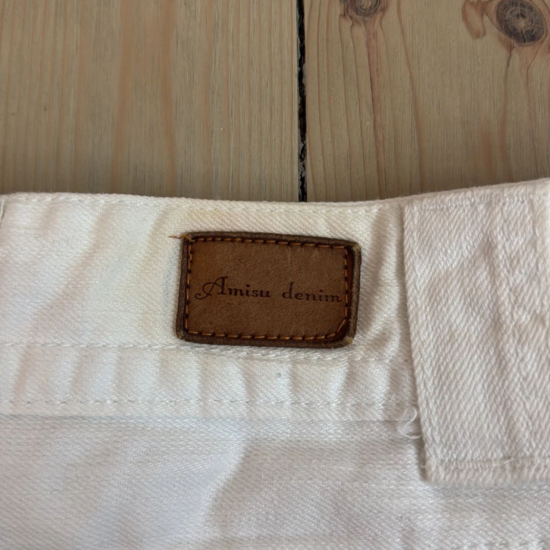 Vit jeanskjol med fickor - 4