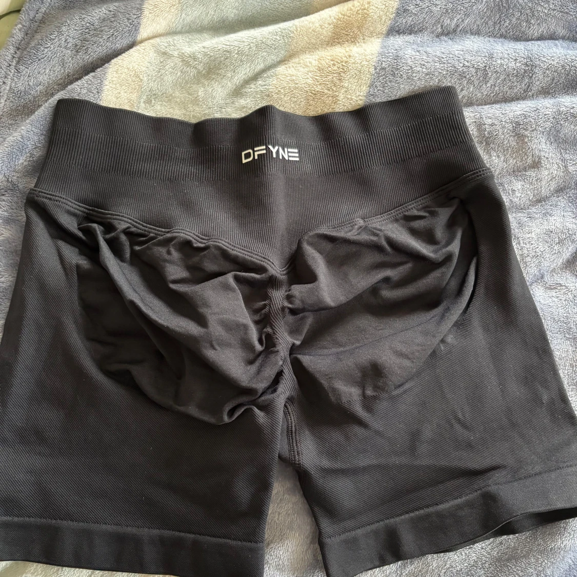 Svarta träningstights shorts från DFINE impact 4.5 - 1