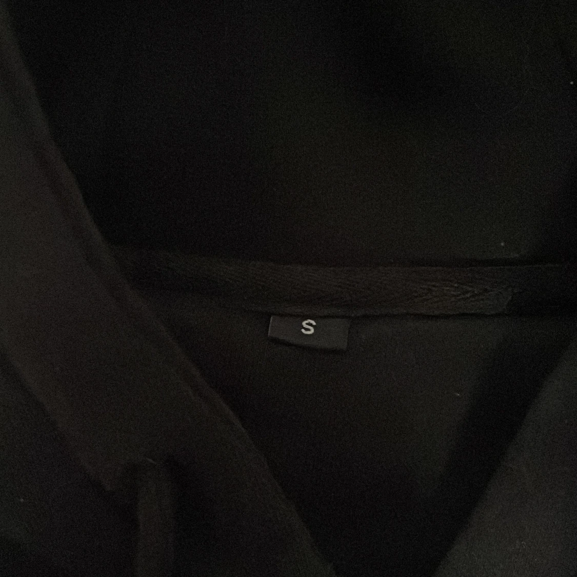 Svart hoodie från DirtCult  - 2