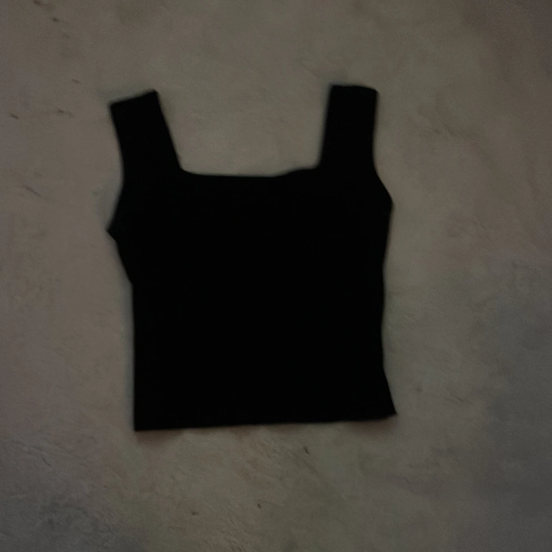 Svart ribbad linnetopp - 3