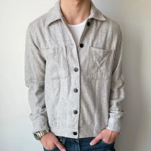These Glory Days Overshirt  - Extremt snygg och perfekt för sommar/vår | Strl - S | Skick - 9/10 | Nypris - ca 1500kr | För ytterligare frågor är det bara att skriva 🗣️