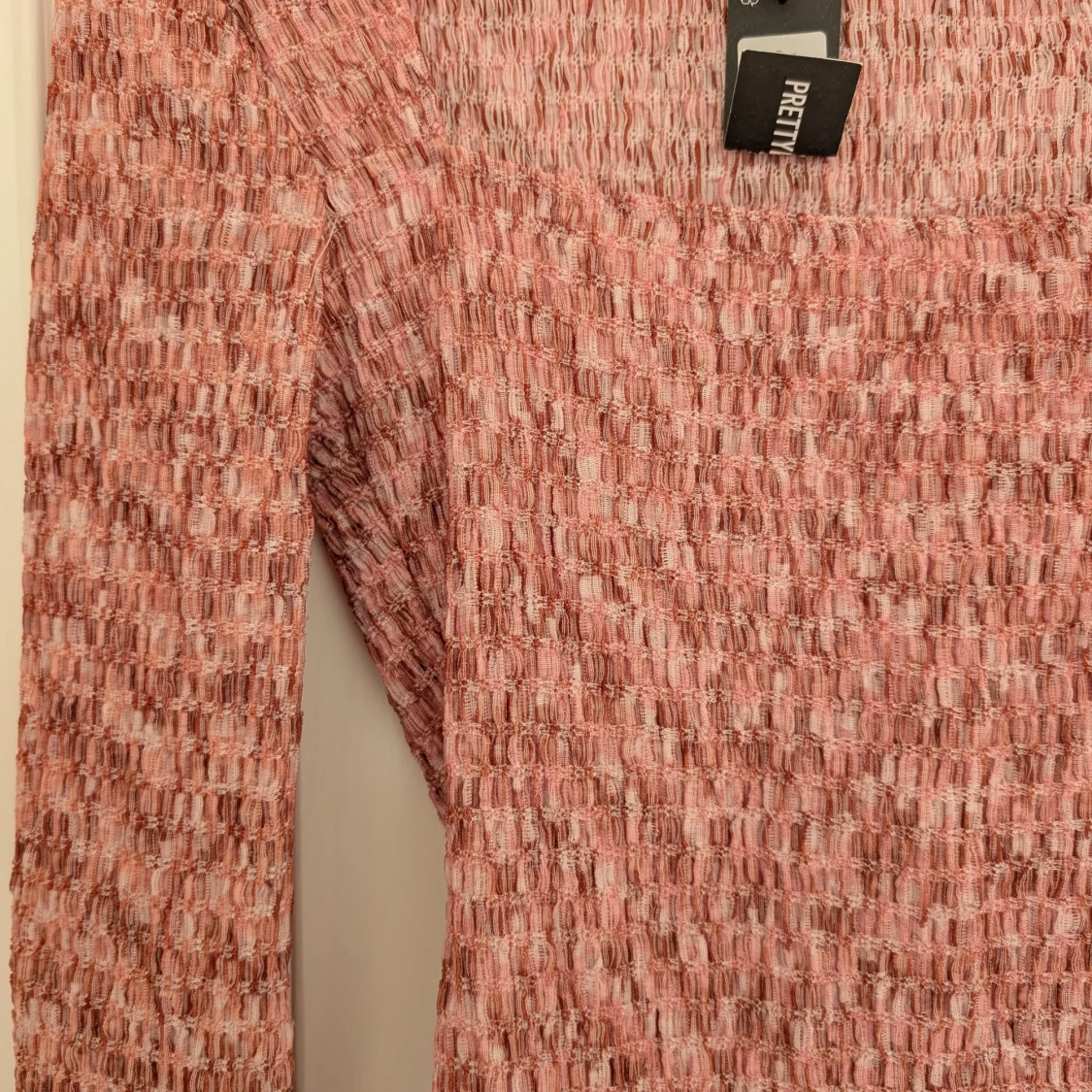 Rosa mönstrad långärmad klänning från PrettyLittleThing - 2