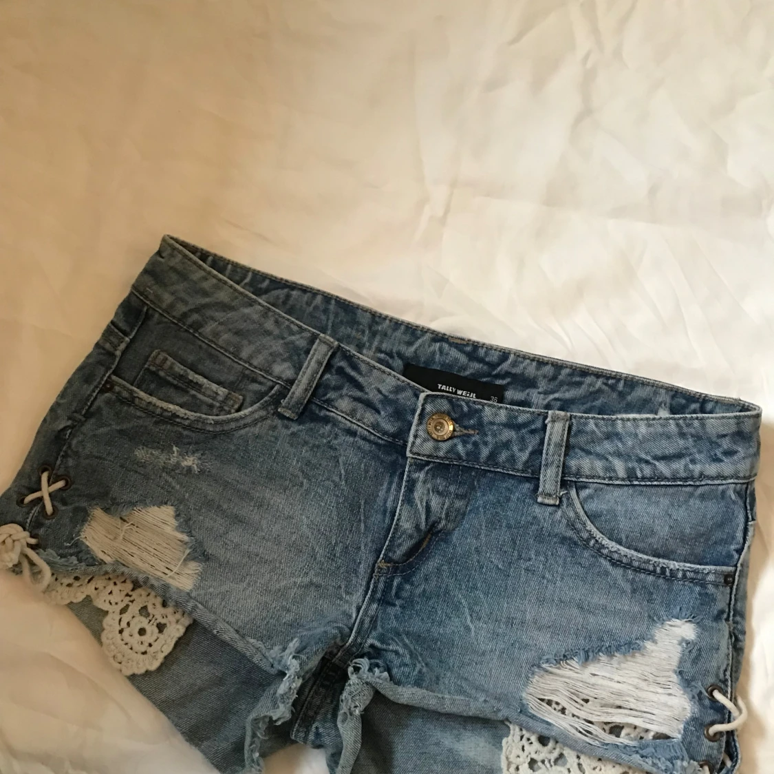 Lågmidjade jeans shorts 