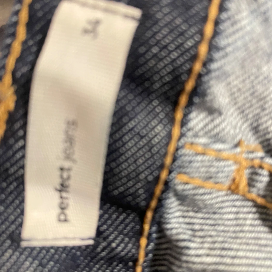 Lågmidjade Mörkblåa jeansbyxor från Gina tricot - 3