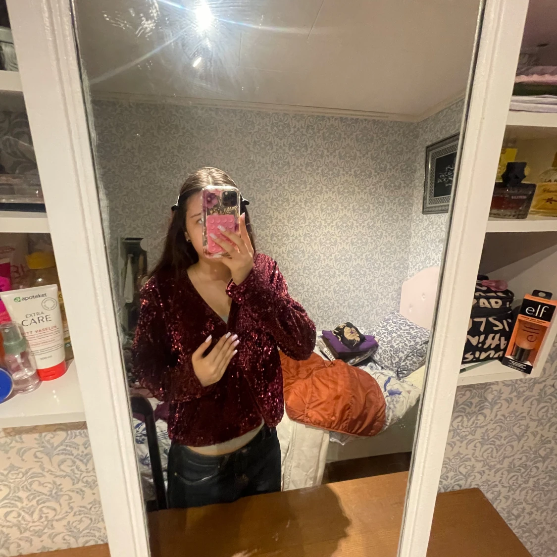 Vinröd paljettjacka från Bubbleroom