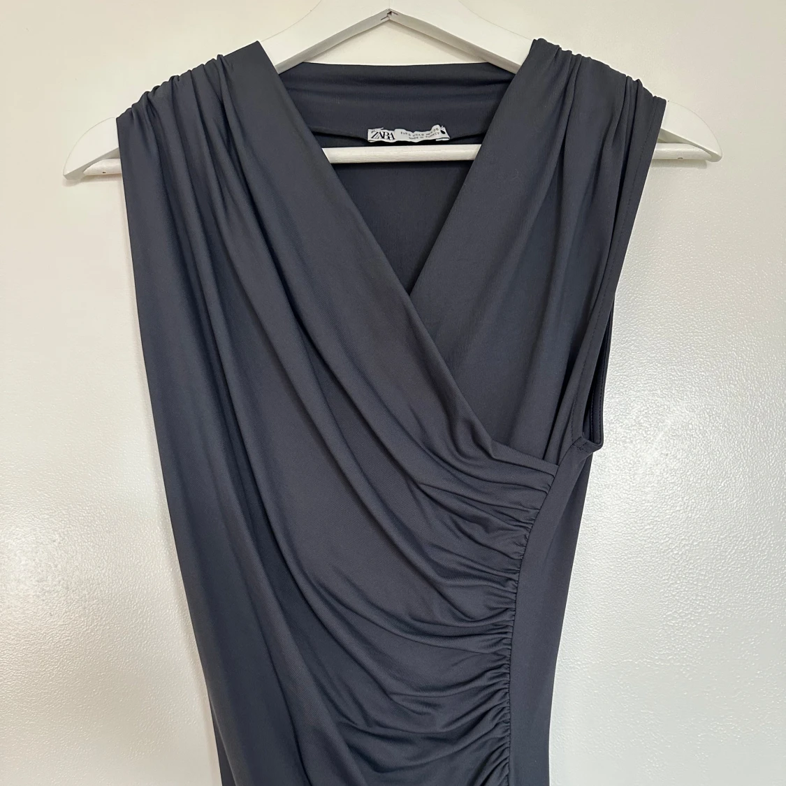 Svart omlottklänning från Zara  - 1