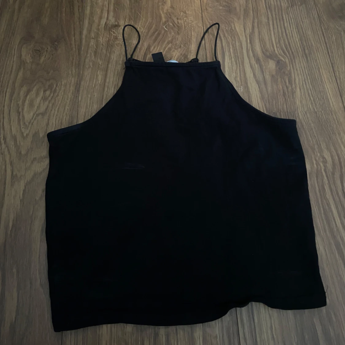 Svart croppad linnetopp - 1