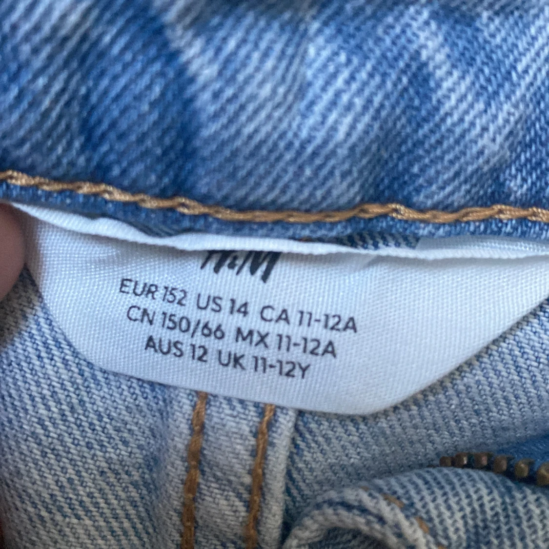 Ljusblå jeanskjol från H&M - 1