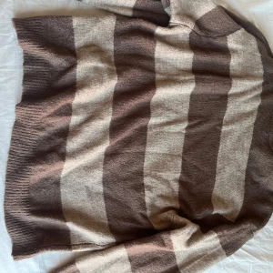 Stickat för 150kr - Alla stickade tröjor för 150kr totalt. En för 50kr