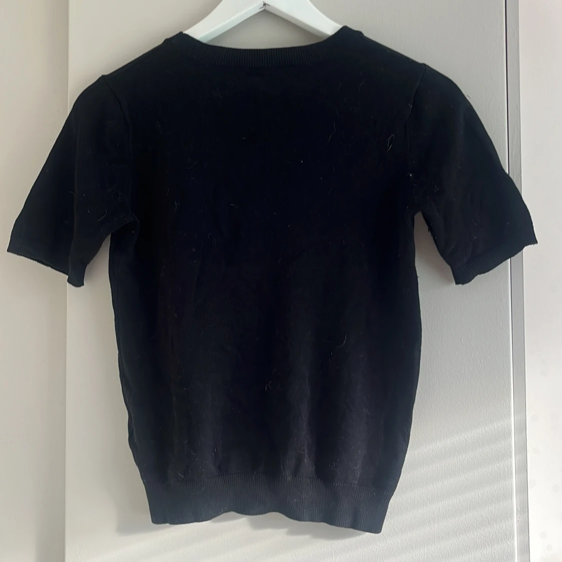 Svart finstickad T-shirt från HM - 3